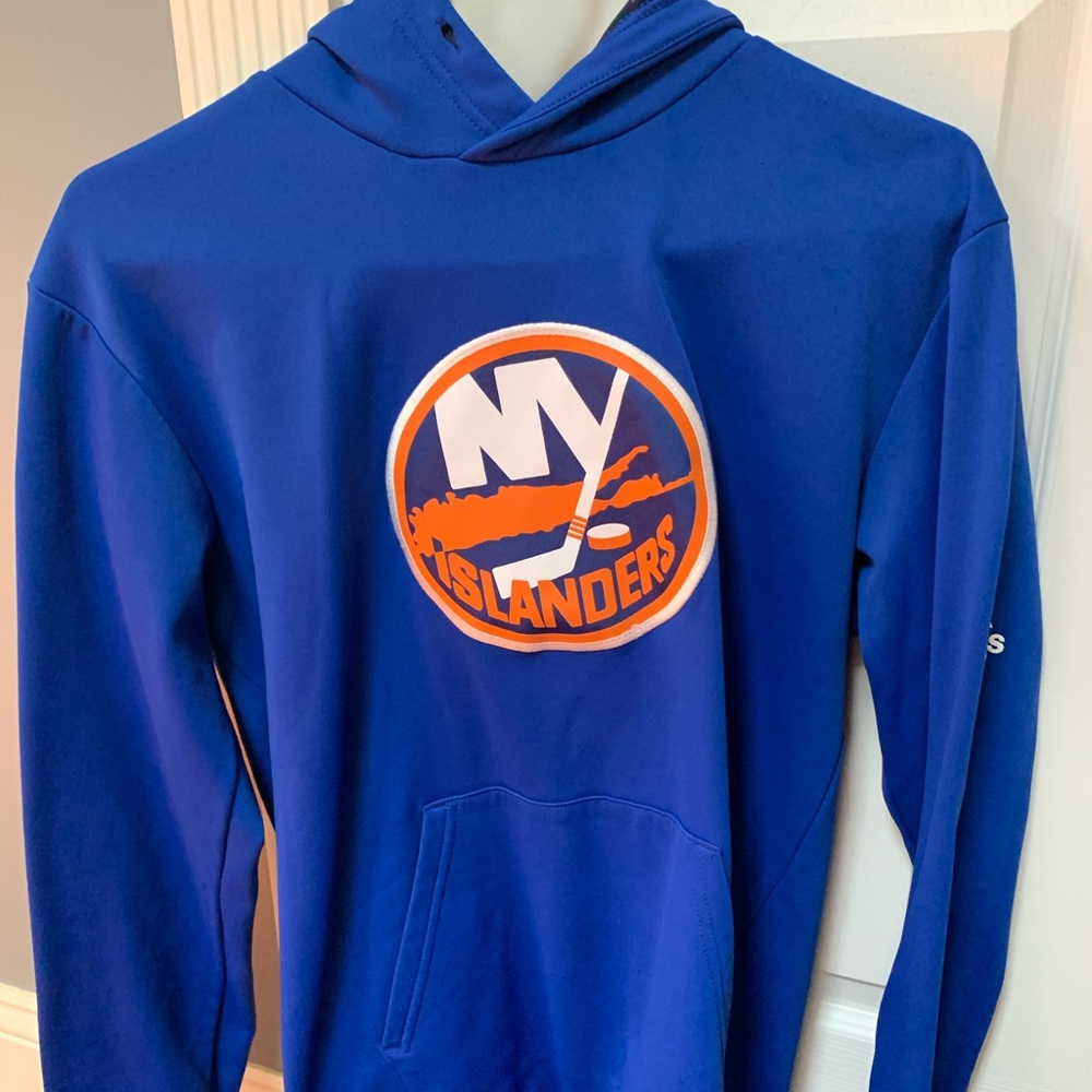 NY Islanders primary logo hoodie